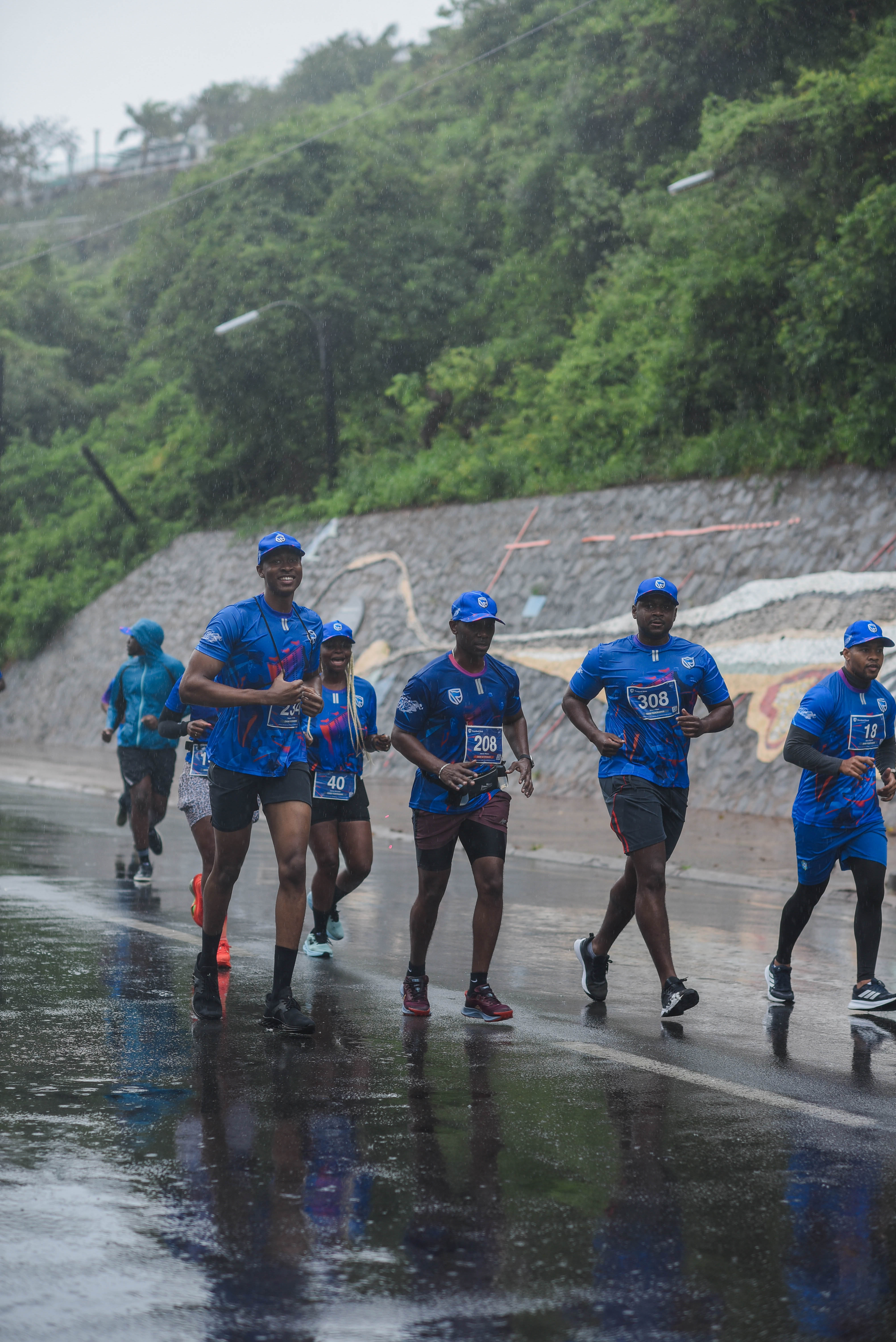 8Corrida Azul.jpg
